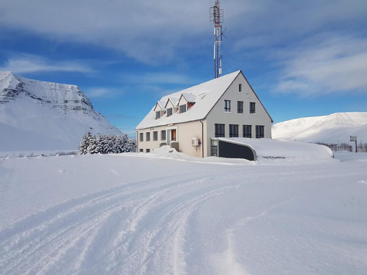 Holt Inn Flateyri Bagian luar foto