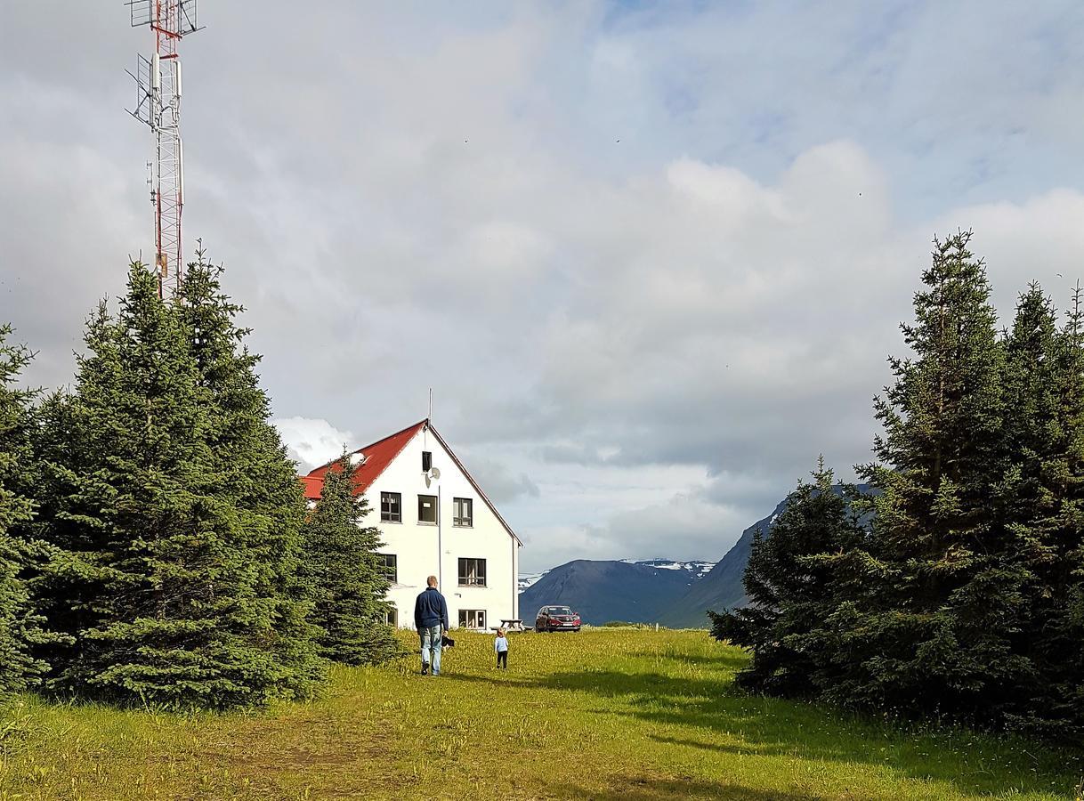 Holt Inn Flateyri Bagian luar foto