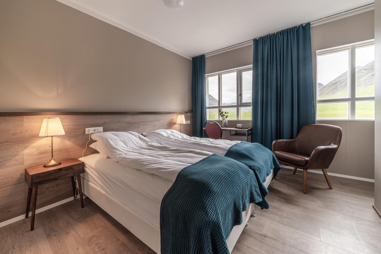 Holt Inn Flateyri Bagian luar foto