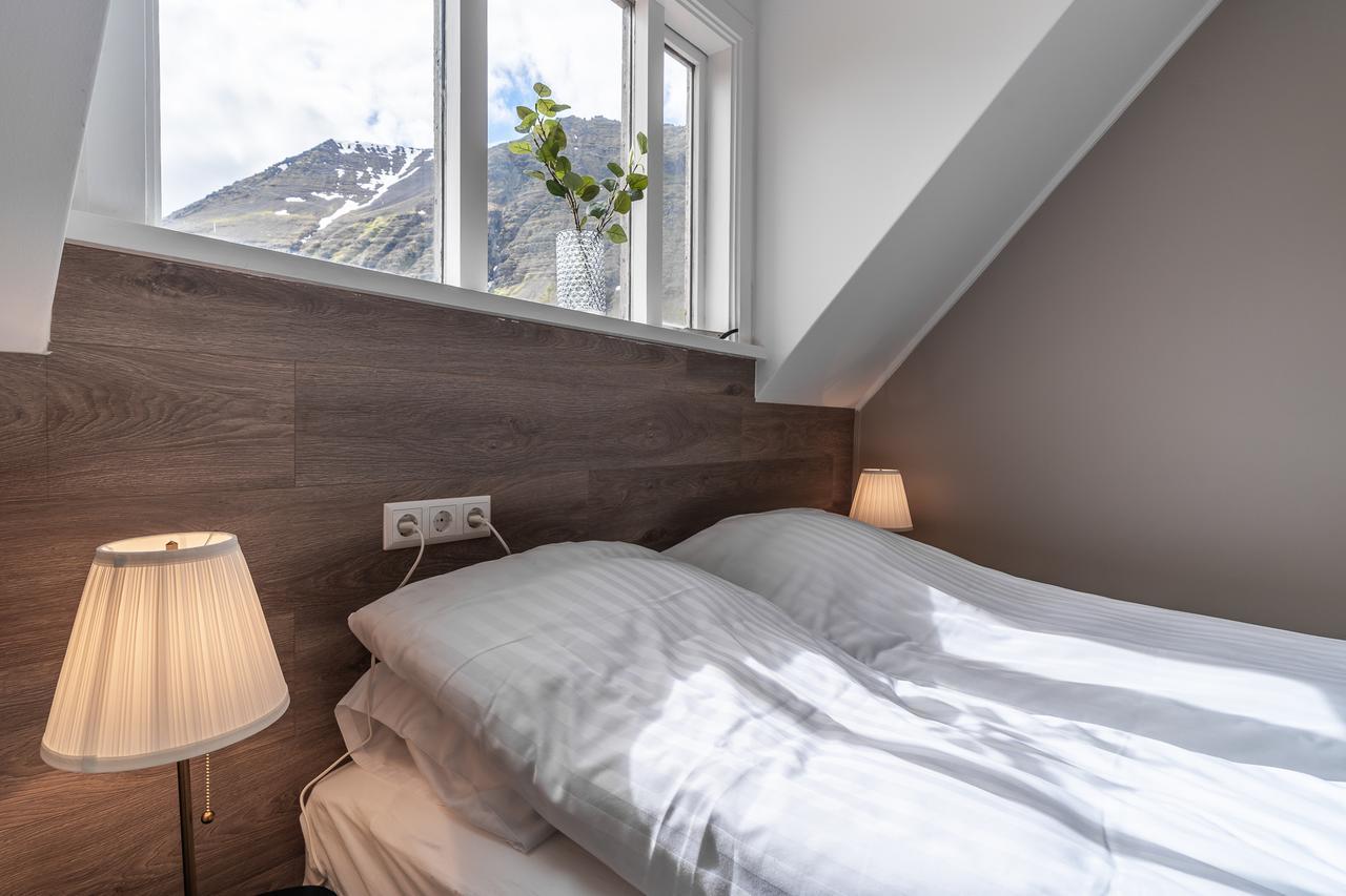 Holt Inn Flateyri Bagian luar foto