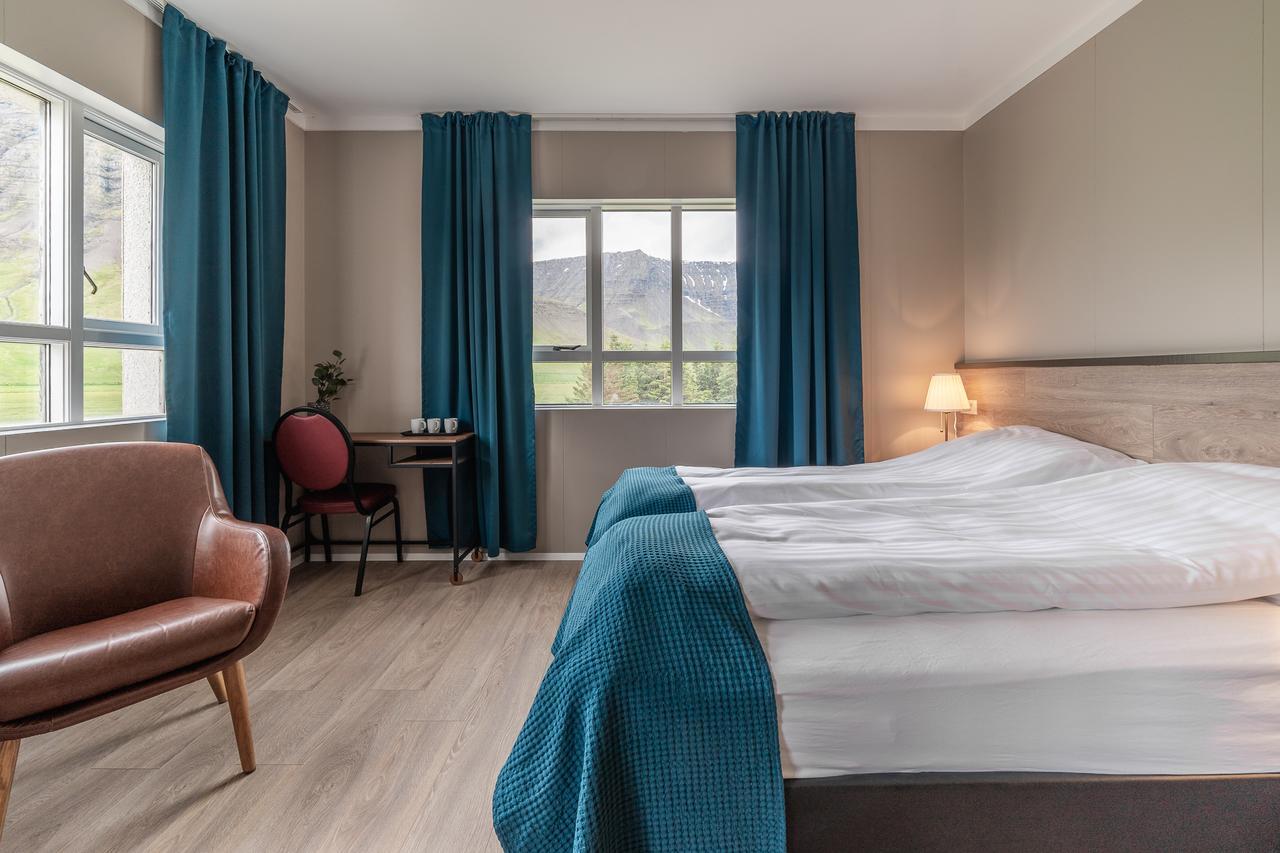 Holt Inn Flateyri Bagian luar foto