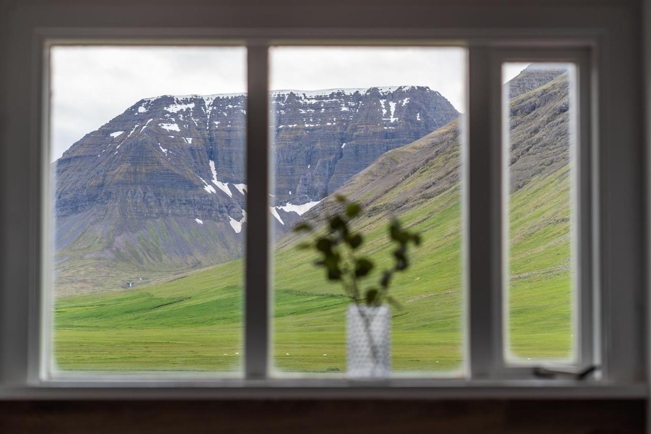 Holt Inn Flateyri Bagian luar foto