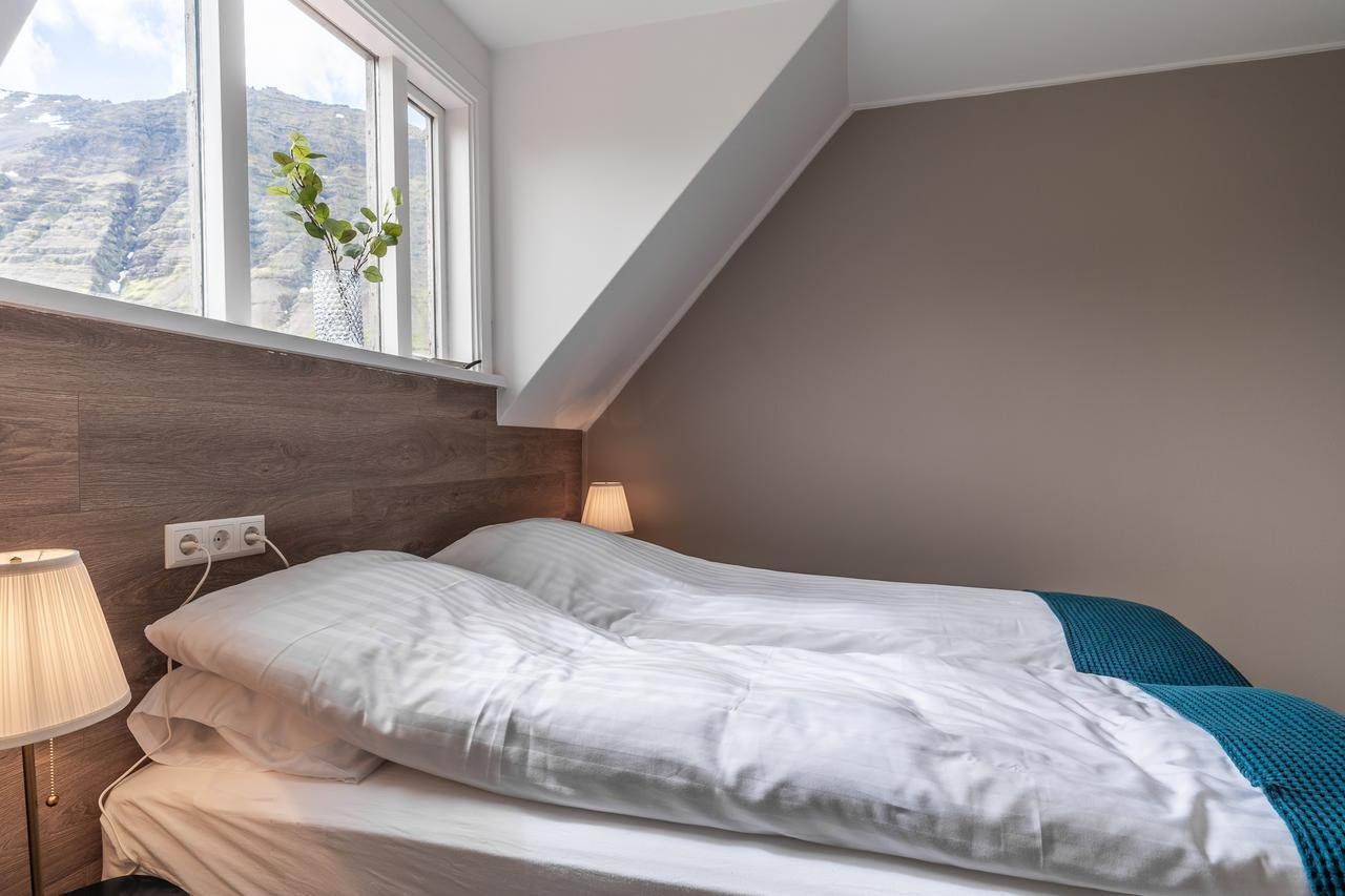 Holt Inn Flateyri Bagian luar foto