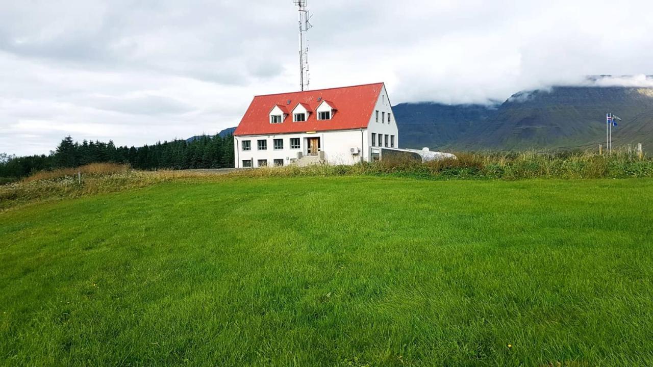 Holt Inn Flateyri Bagian luar foto